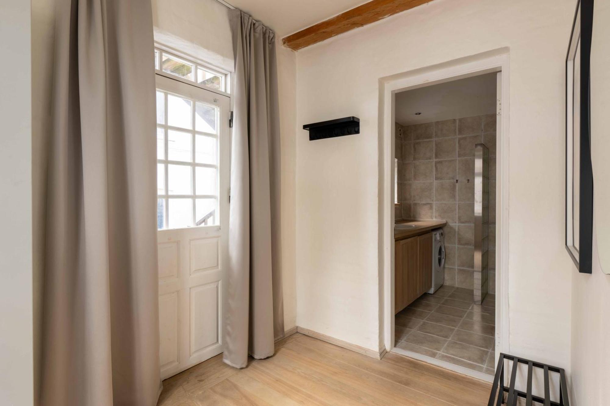 Cozy And Contemporary Ground Floor Retreat Leilighet
